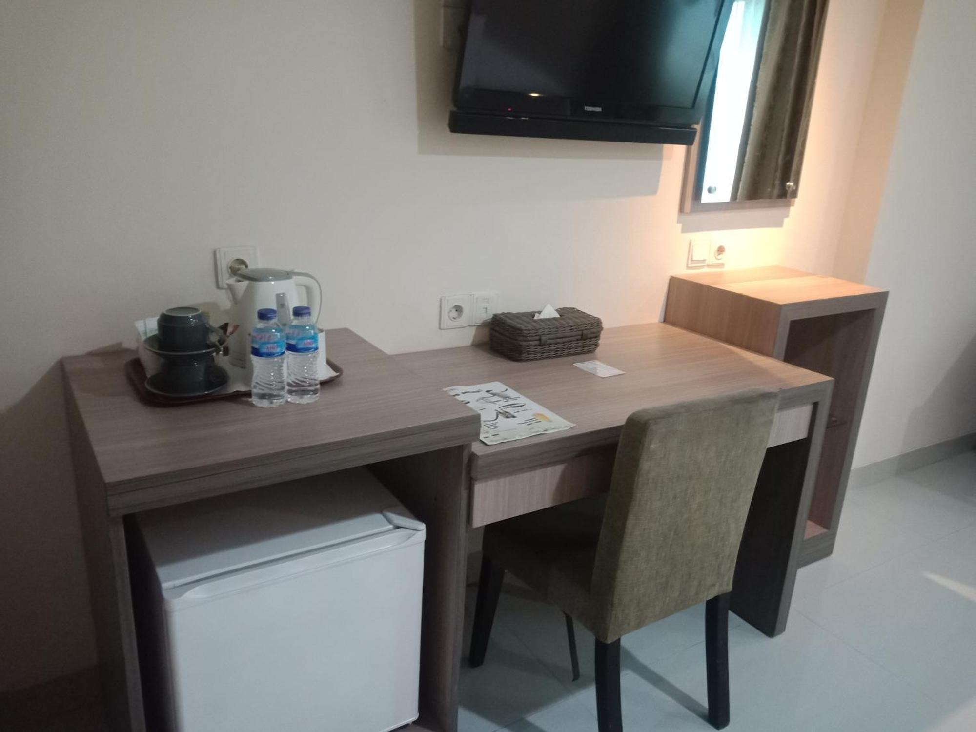 Manise Hotel Ambon Exteriör bild