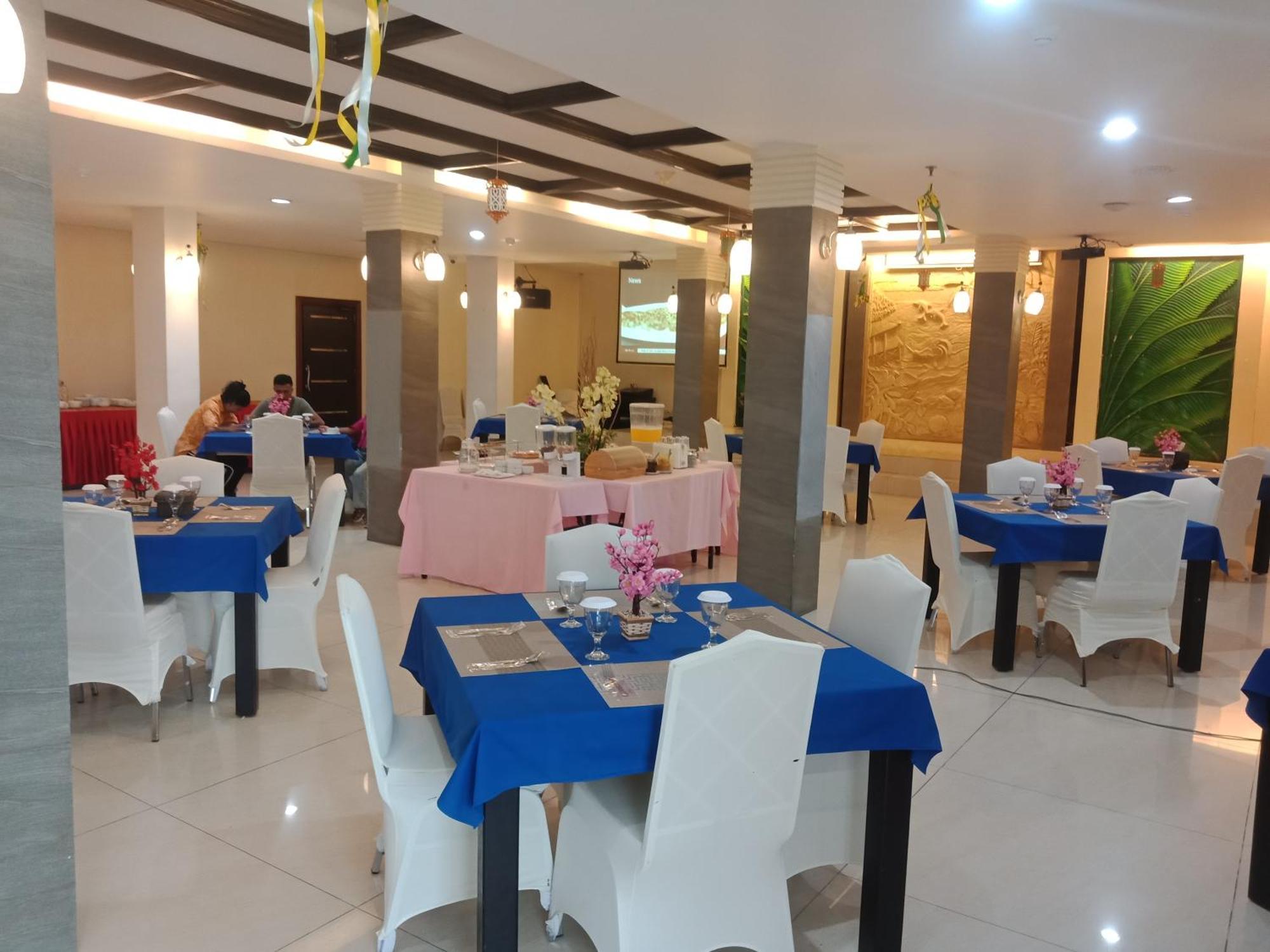 Manise Hotel Ambon Exteriör bild