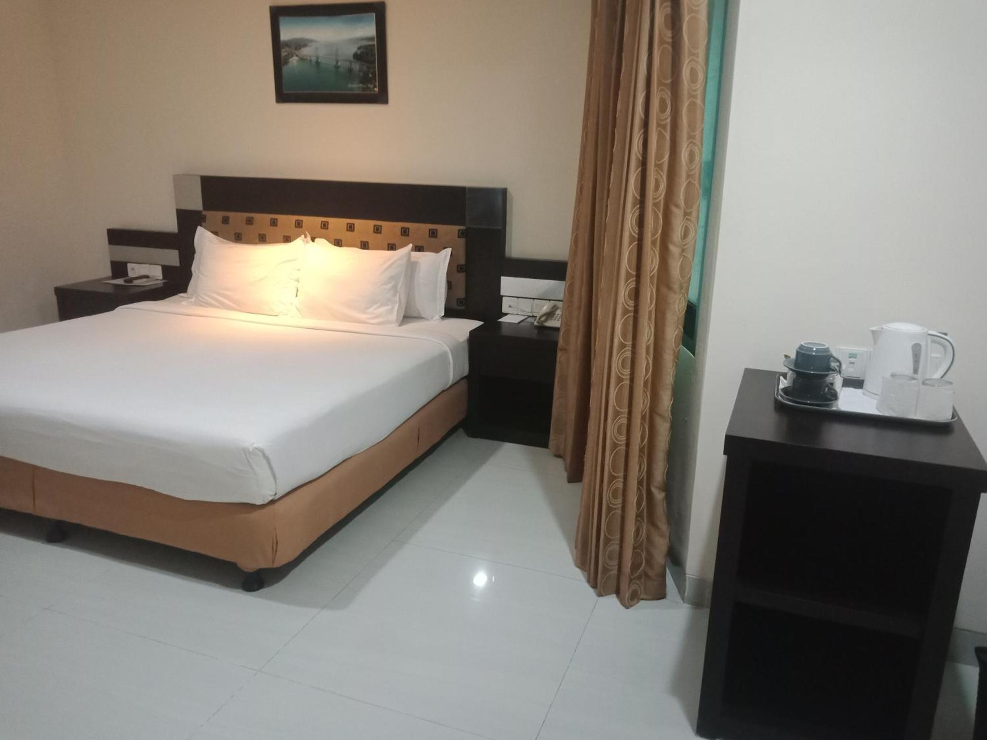 Manise Hotel Ambon Exteriör bild
