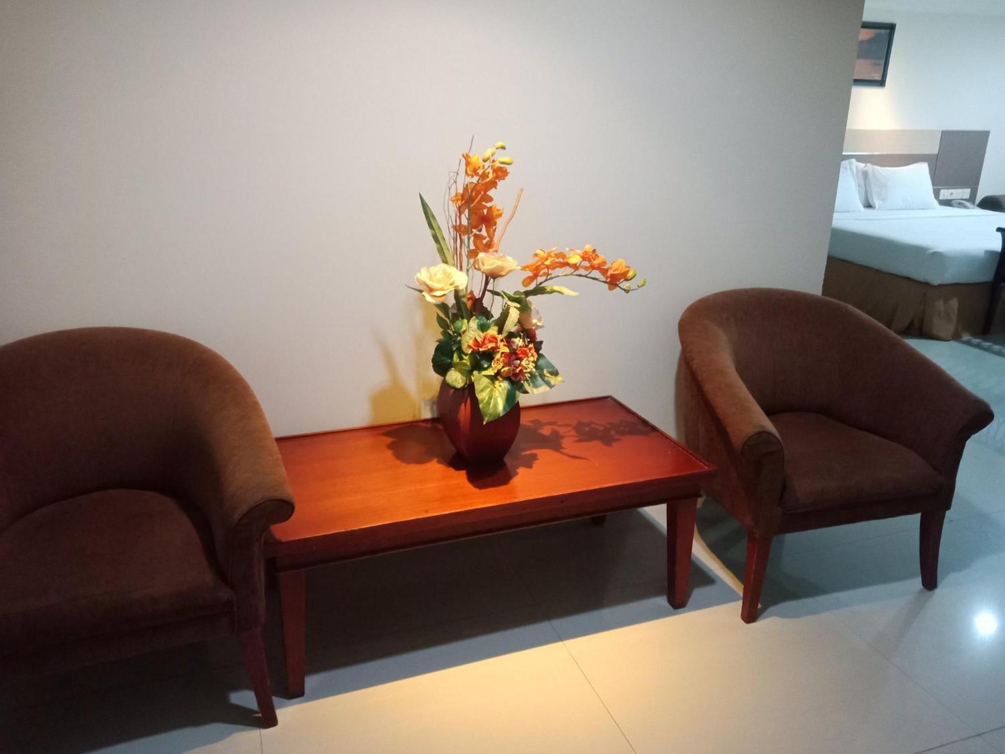 Manise Hotel Ambon Exteriör bild